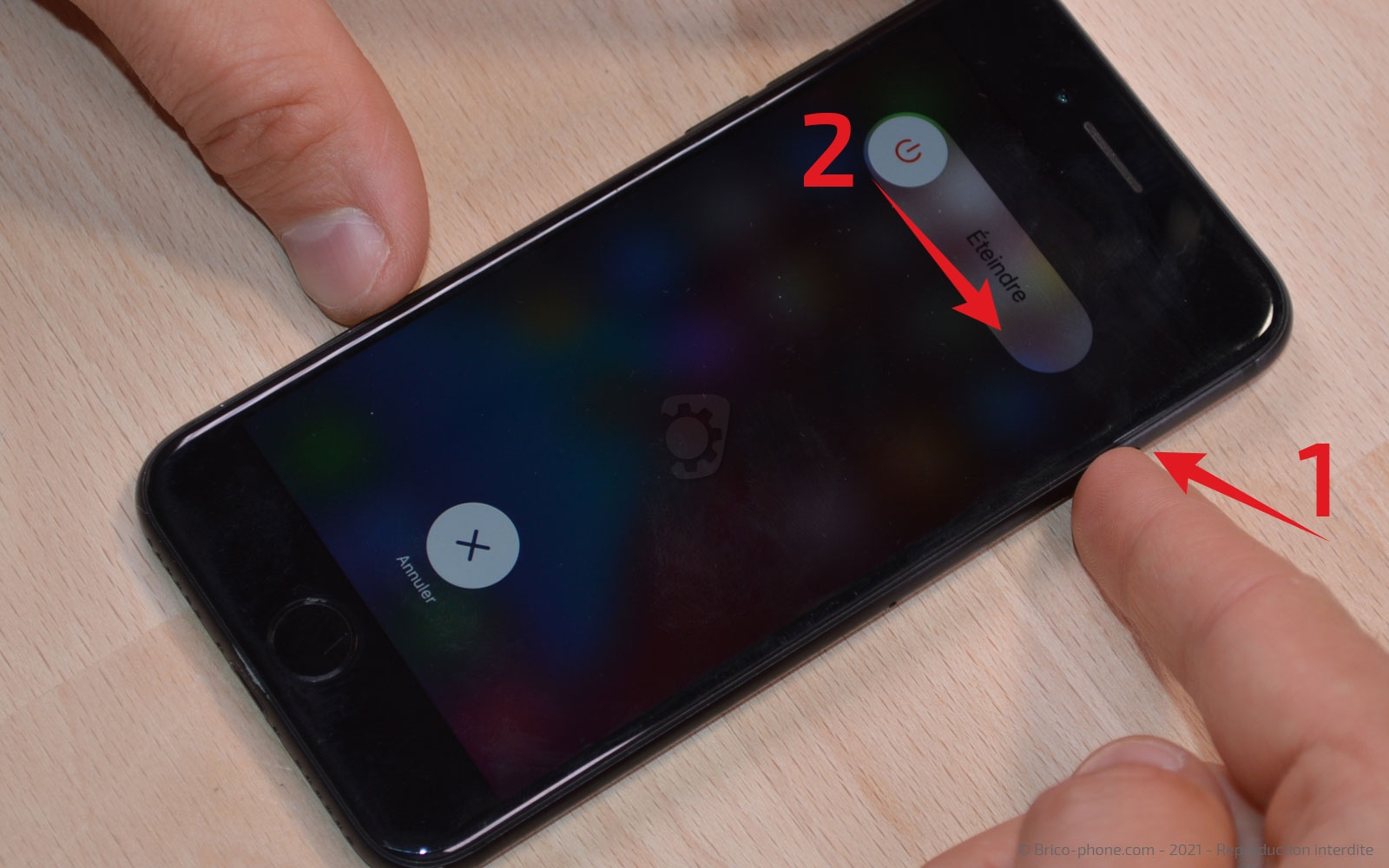Changement de la coque arrière sur iPhone 7 photo 1