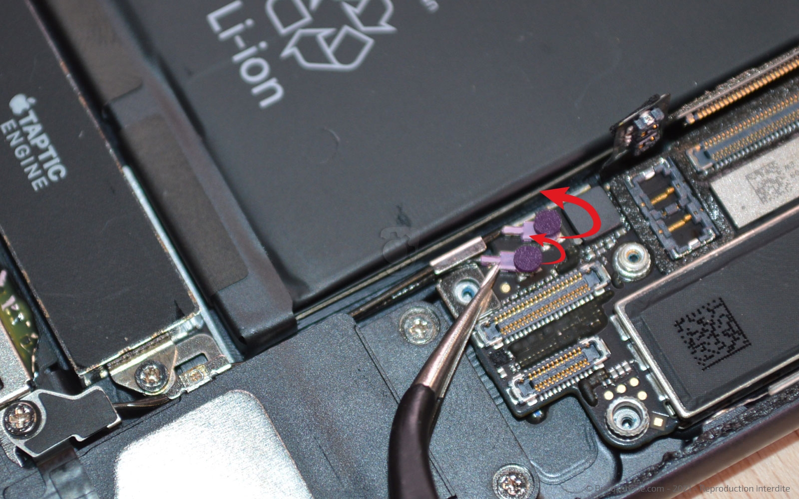 Changement de la coque arrière sur iPhone 7 photo 1