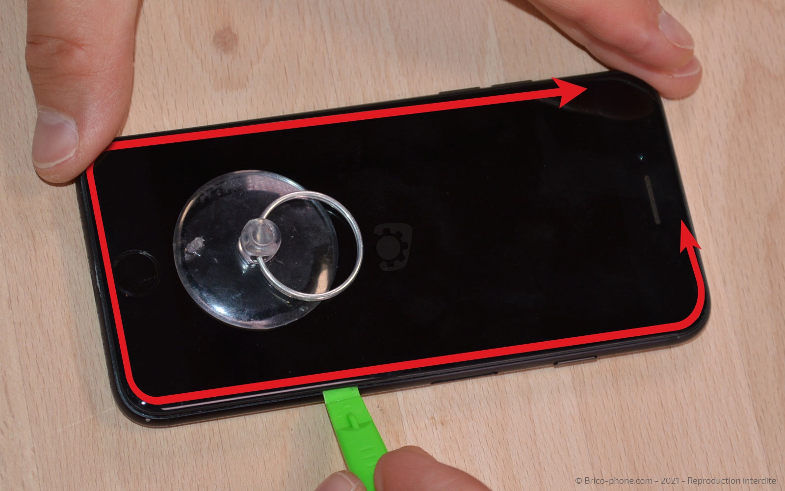Changement de la coque arrière sur iPhone 7 photo 3