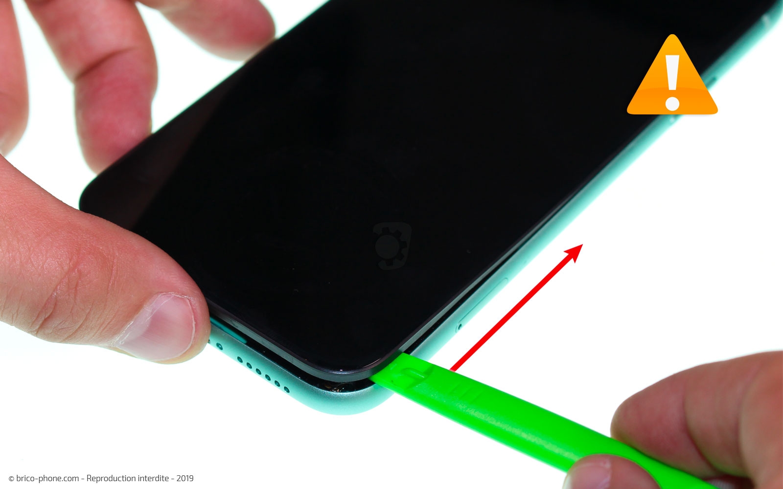 Changement de la coque arrière sur iPhone 11 photo 2