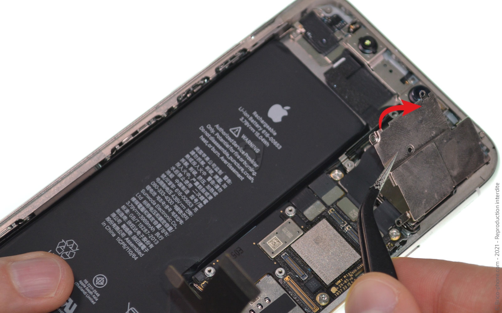 Changement de la coque arrière complète sur iPhone 11 Pro Max photo 2