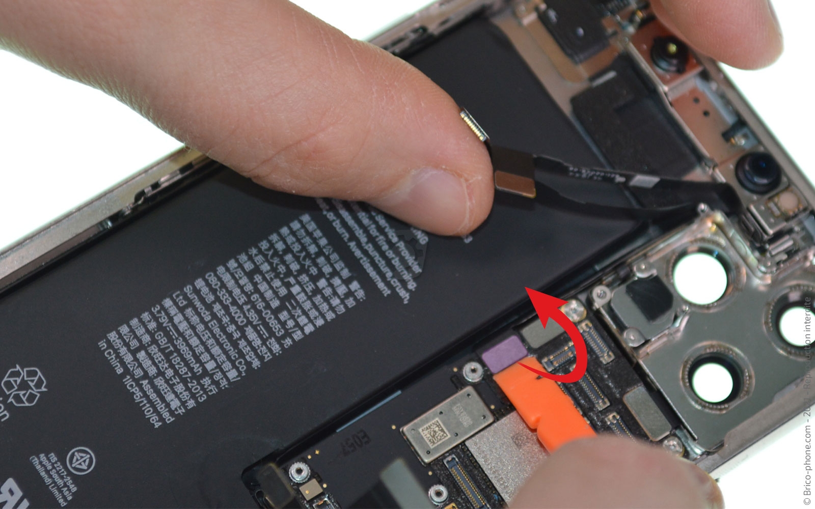 Changement de la coque arrière complète sur iPhone 11 Pro Max photo 3