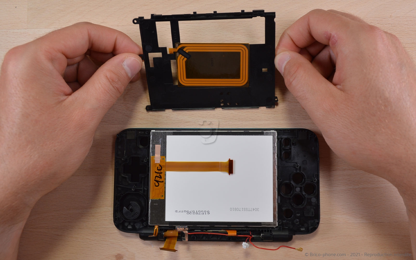 Changement de la vitre tactile et/ou du LCD sur New 2DS XL photo 3